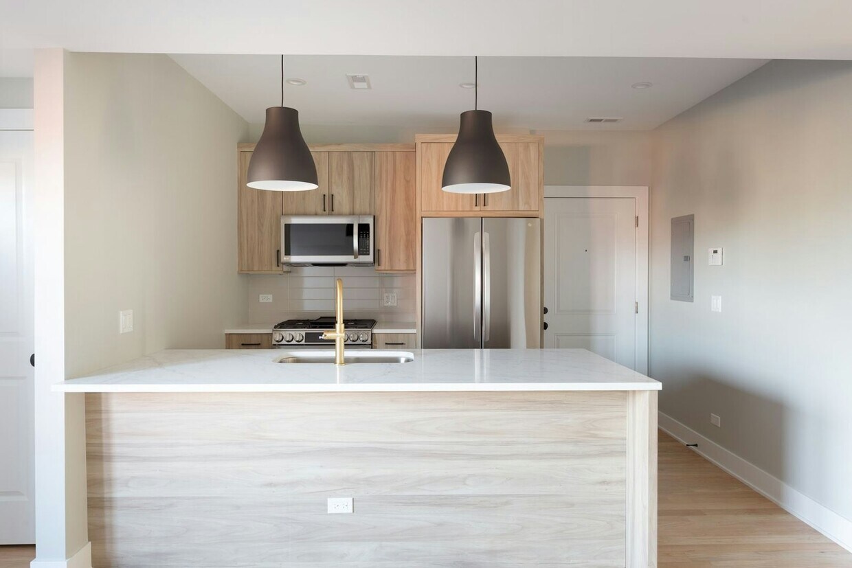 Foto principal - 2457 W Logan Blvd