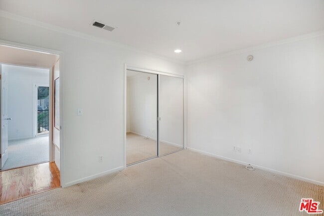 Building Photo - 3855 Rambla Pacifico St