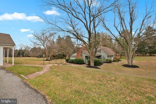 Building Photo - 3839 Blenheim Rd