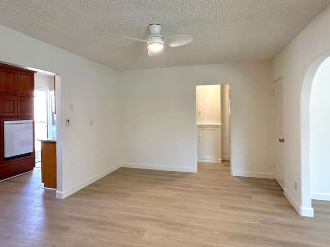 Entrance / Dining Room - 3588 Helms Ave