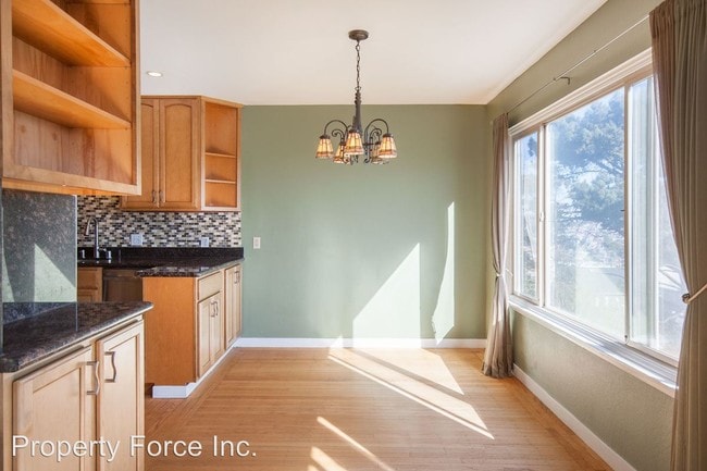 Building Photo - 353 Mangels Ave
