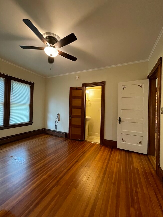 Masterbed - 8 Woodland St
