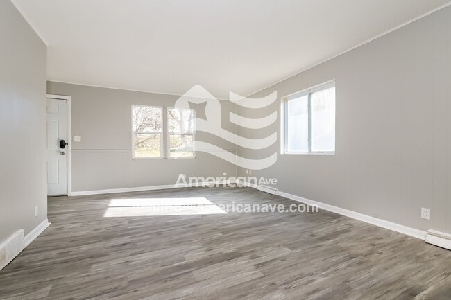 Foto del edificio - 4523 Curtis Ave