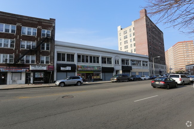 Building Photo - 13-19 N Harrison St
