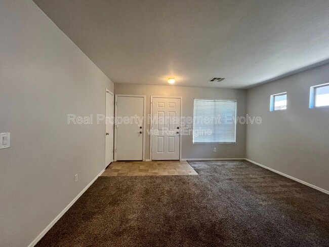 Foto del edificio - 14751 W Redfield Rd