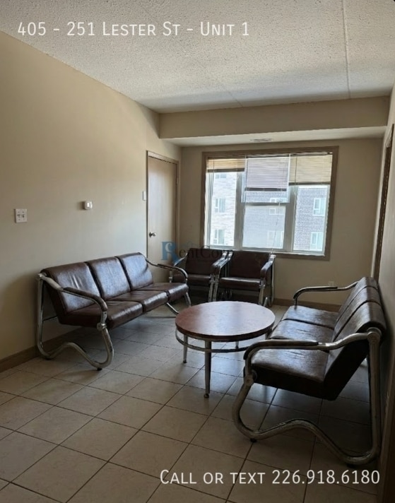 Building Photo - 251-251 Lester St