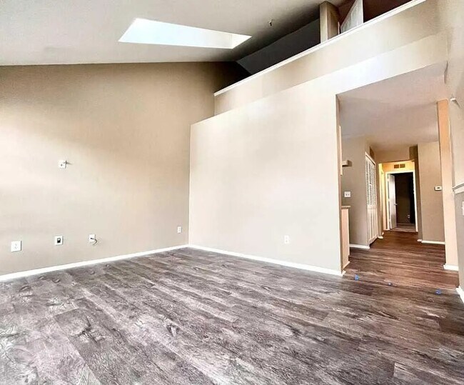 Foto del edificio - 15650 Stone Crossing Dr