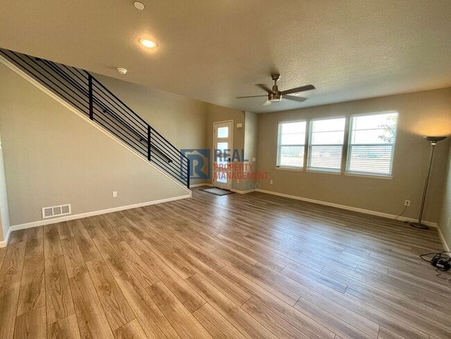 Building Photo - 1611 Spring Water Pt