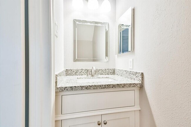 Foto del edificio - 10327 Brickyard Ct