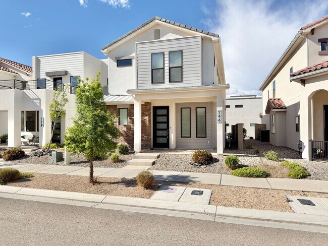 Foto del edificio - Beautiful 3 Bedroom Home In Desert Color!