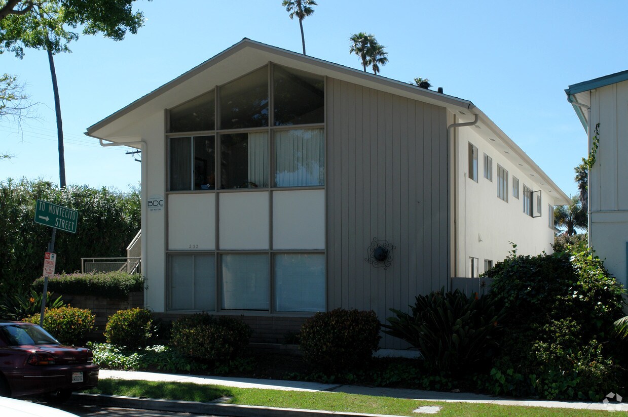 Building Photo - 232 W Yanonali St