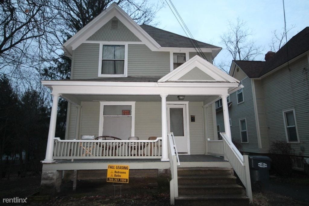Primary Photo - 5 br, 2 bath House - 1001 Davis St Availab...
