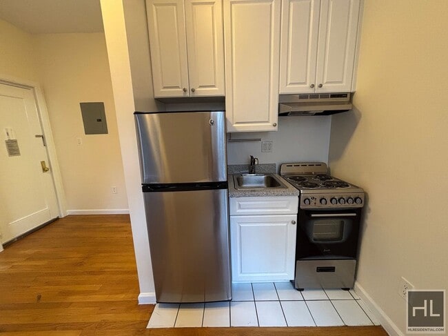 Building Photo - WEST 72 STREET