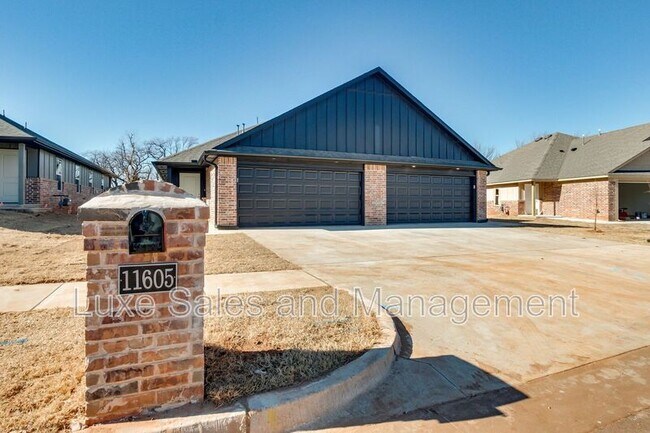 Foto del edificio - 11605 Mackenzie Wy