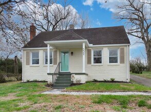 Building Photo - 532 Wesley Ave