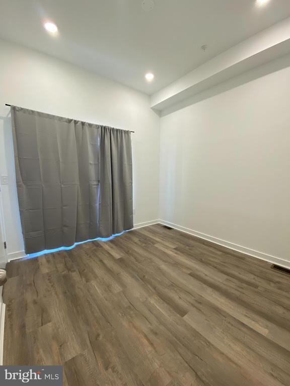 Foto del edificio - 947 N 45th St