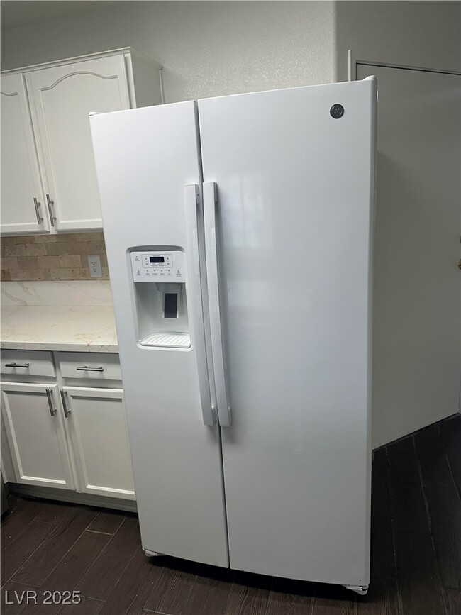 Foto del edificio - 1956 Vista Malaga St