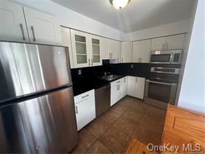 Building Photo - 152 Tier St