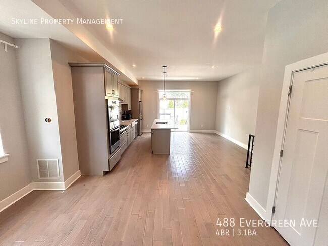 Building Photo - 488 Evergreen Ave