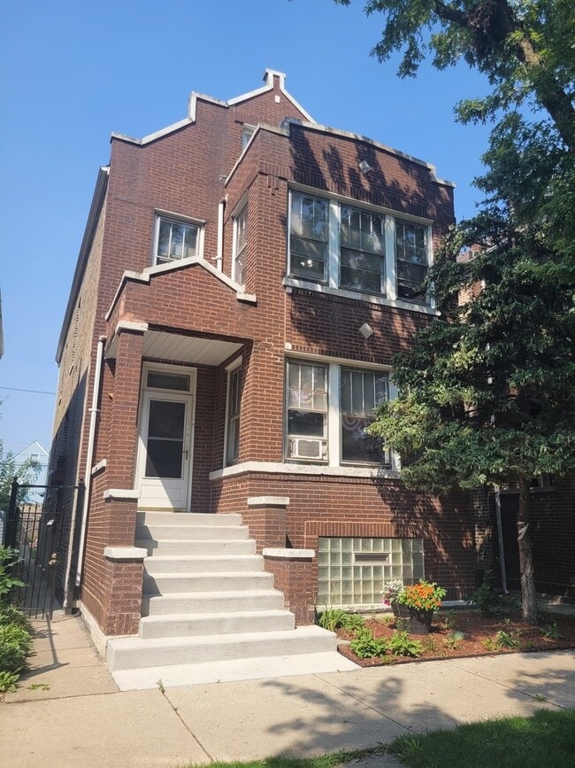 Building Photo - 4626 S Albany Ave