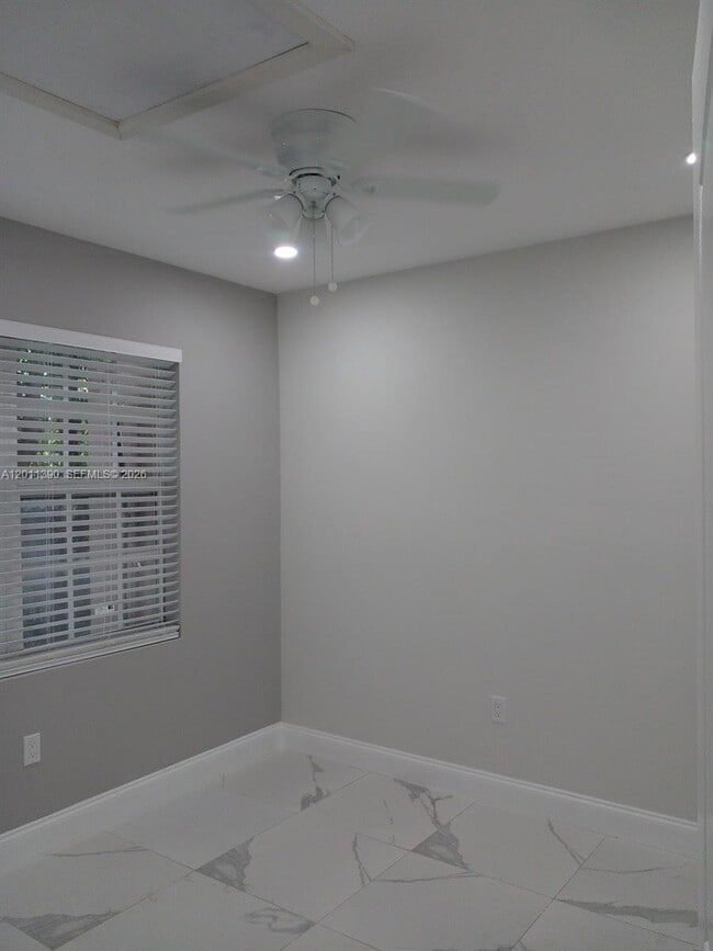 Foto del edificio - 1023 SW 12th Ct
