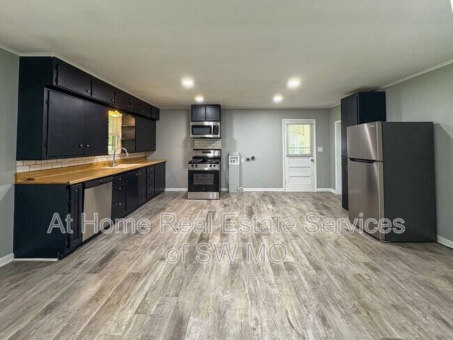 Foto del edificio - 2626 W Page St