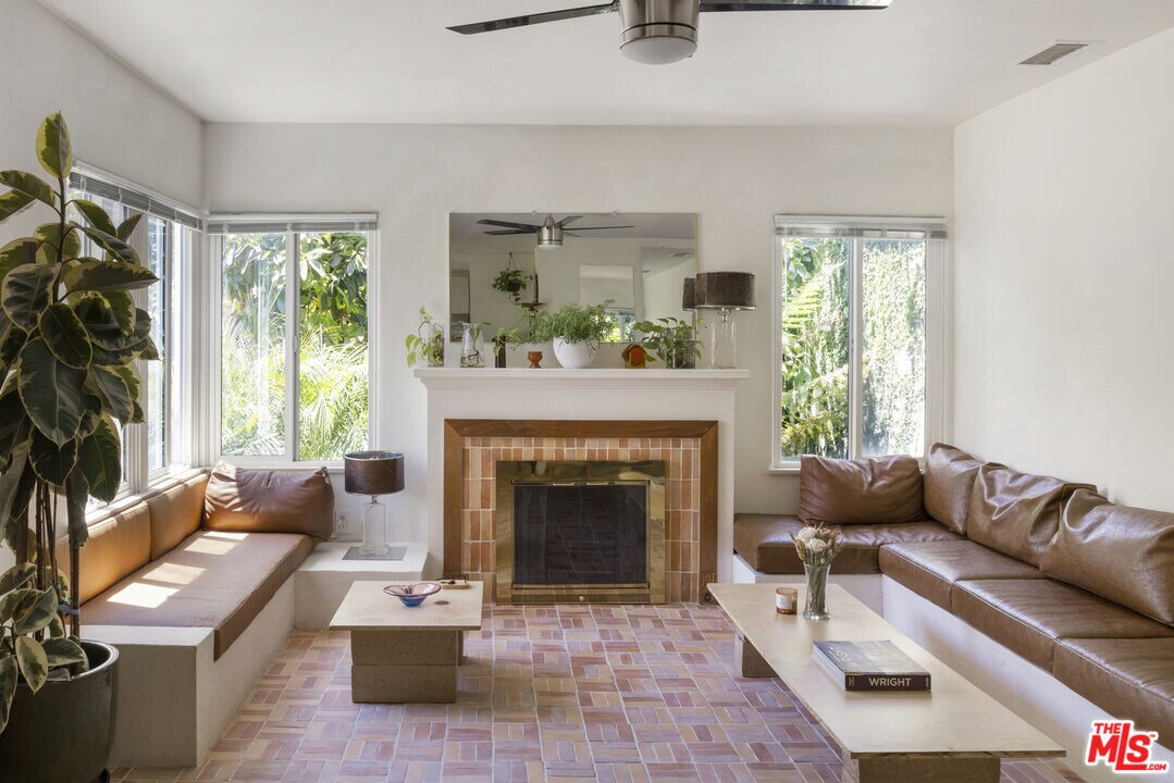 Foto principal - 11525 Calvert St