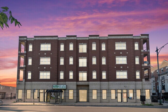 Foto del edificio - 3000 W Lawrence Ave