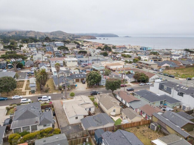 Foto del edificio - 145 Santa Maria Ave