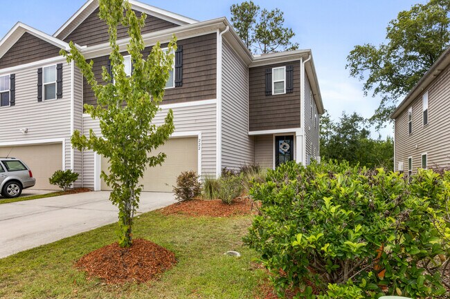 Foto del edificio - 222 Cypress Marsh Rd