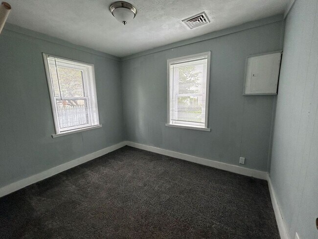 Building Photo - Beautiful 2 bedroom