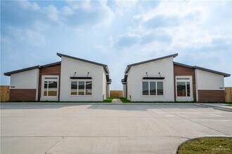 Building Photo - 24 Hidalgo Cir