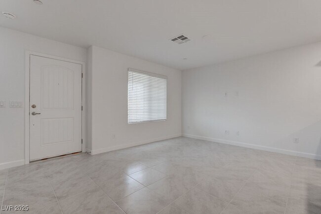 Foto del edificio - 931 Watford Pl