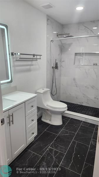 Foto del edificio - 5217 NW 18th St