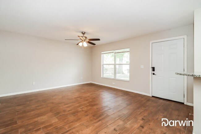 Building Photo - 2324 Oakdale St S, St. Petersburg, FL 33705