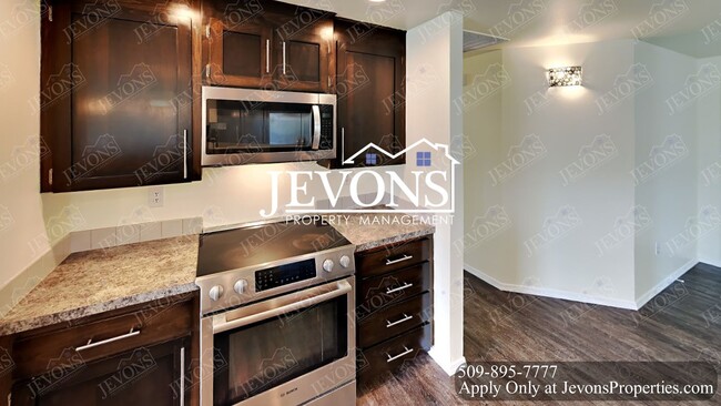Building Photo - Discover comfort in our Yakima single-fami...