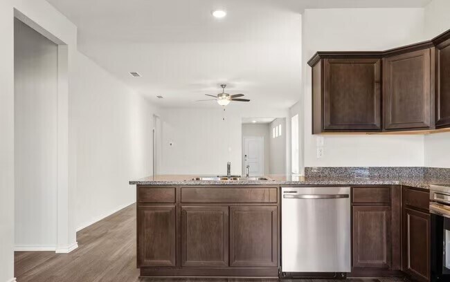 Building Photo - 1609 Everwood Ct