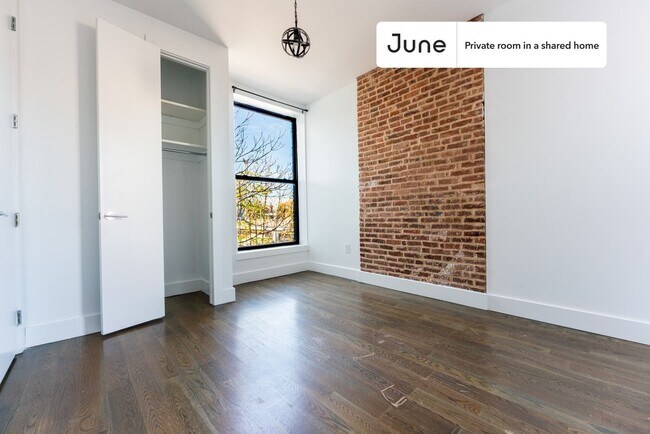 Foto del edificio - Room in Shared 4 bed/2 bath home