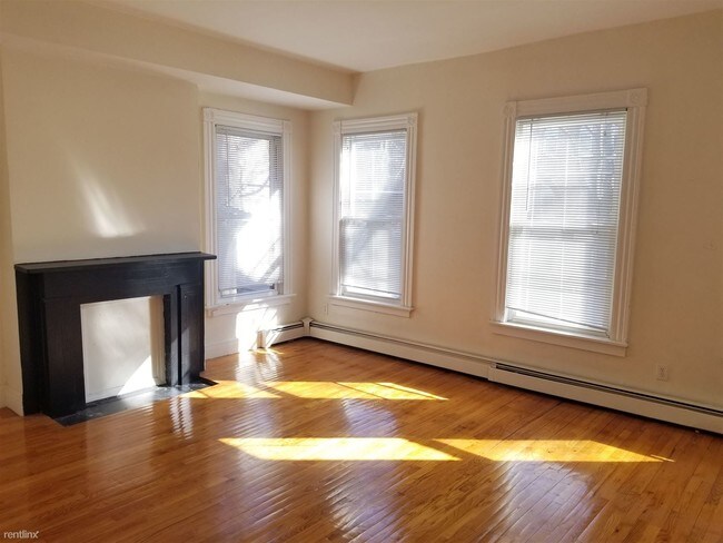 Foto del edificio - 1 br, 1 bath Apartment - 172 Park St Apt #5