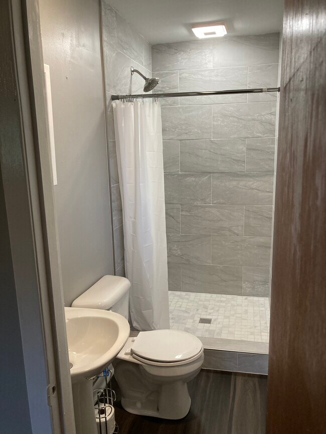 Bath #2 - 1315 27th St SE