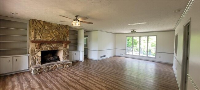 Foto del edificio - 2963 Avery Rd