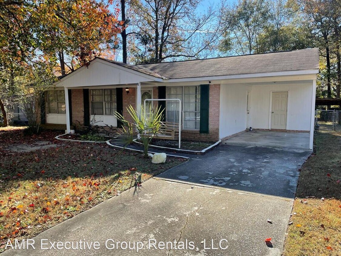 Primary Photo - 3 br, 1.5 bath House - 11 Old Dominion Court