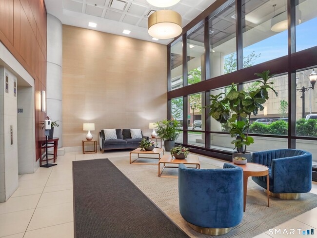 Foto del edificio - 127 Greyrock Pl