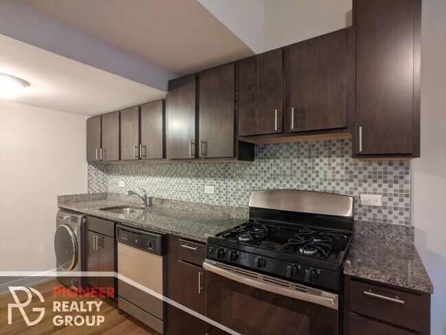 Foto del edificio - 2822 N Mildred Ave