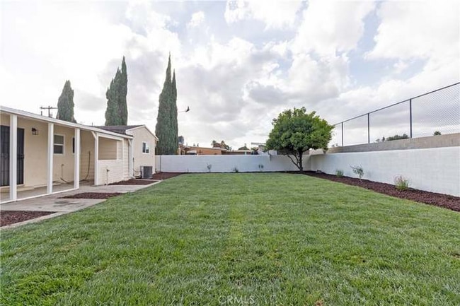 Building Photo - 15994 Sequoia Ave