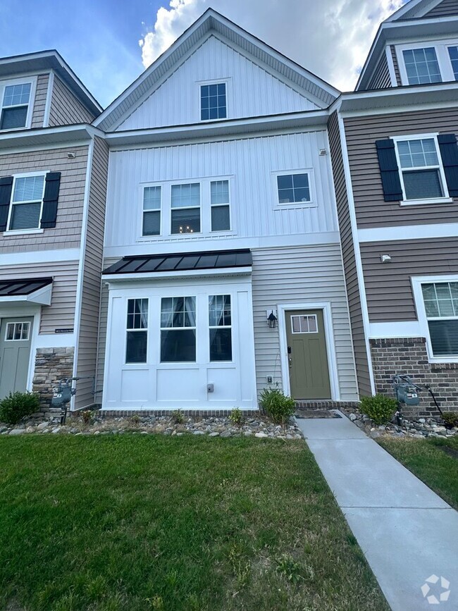 Building Photo - 1809 Moravian Walk