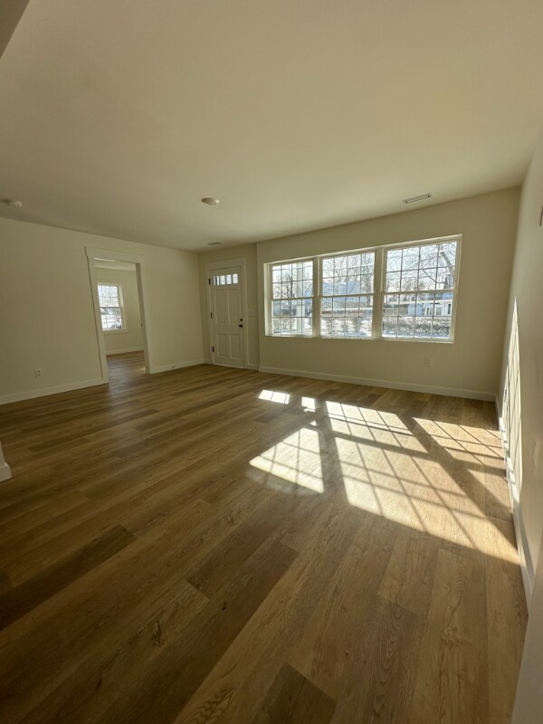 Foto del edificio - 113 Eastland Ave