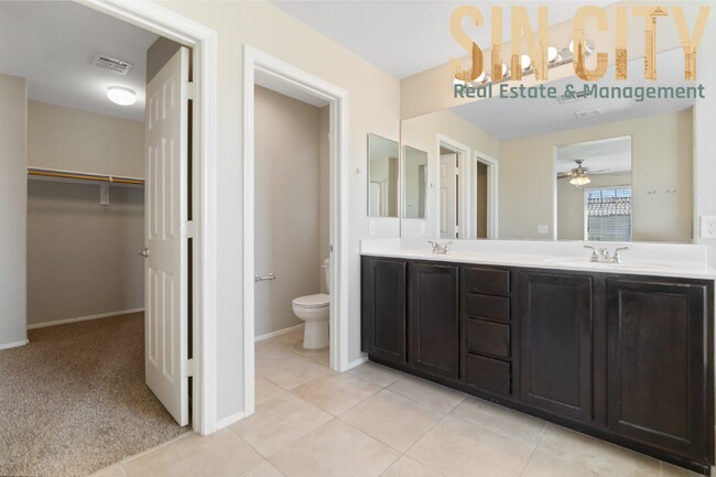 Building Photo - "Spacious 3-Bedroom Gem with 2.5 Baths in North Las Vegas – Your Perfect Retreat!"