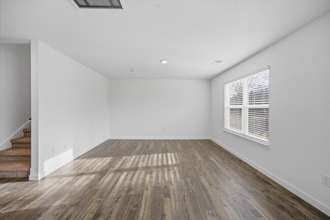 Foto del edificio - 7740 Belhaven Ln