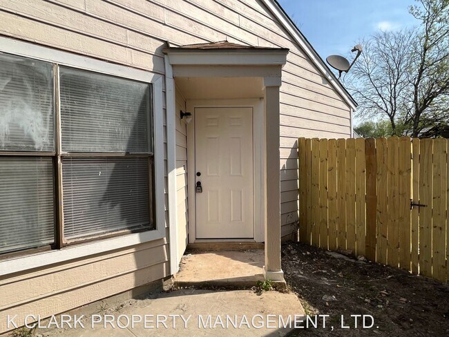 Building Photo - 4 br, 2 bath House - 4014 COLONIAL SUN DR.